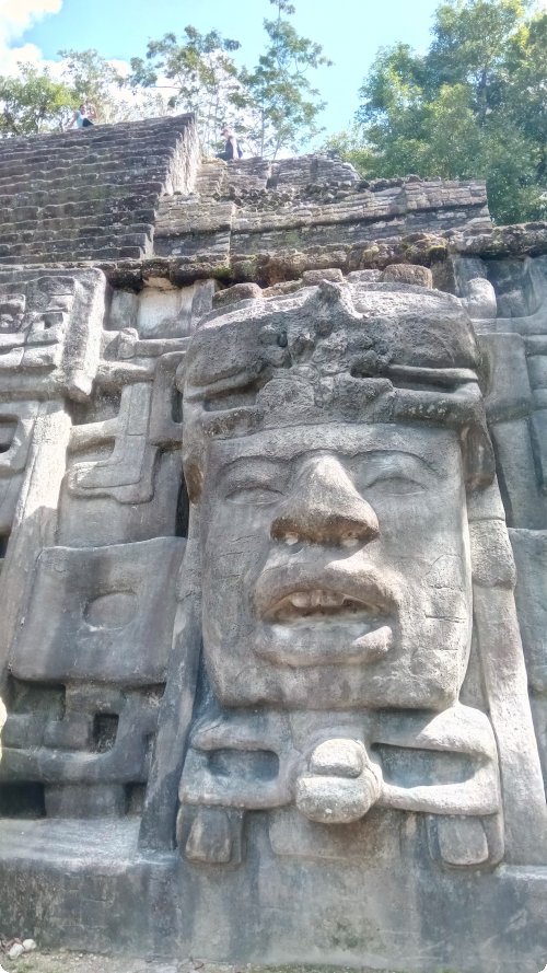 Fratze: Templo de Mascaras in Lamanai